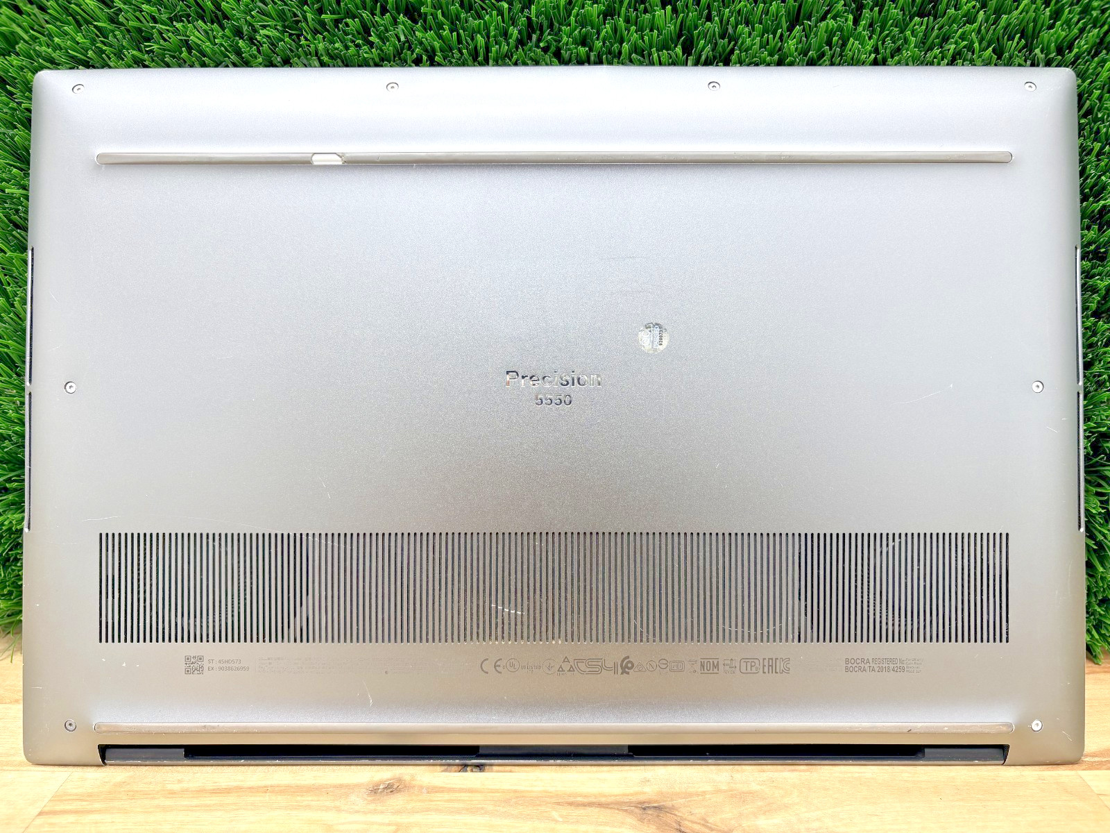 Dell Precision 5550 Xeon-10th Gen 2.80GHz 32GB RAM 256GB SSD Nvidia Q T2000 Max*