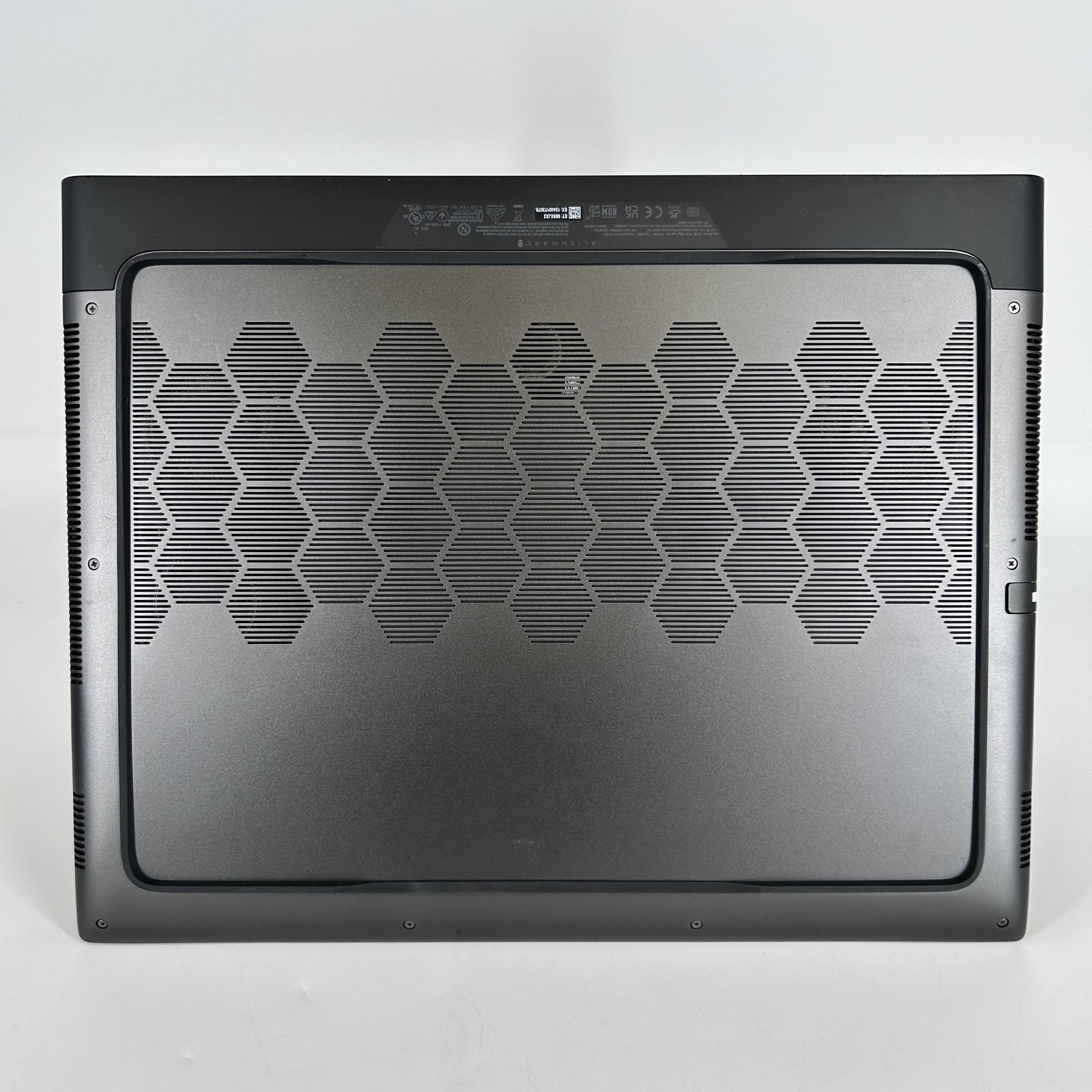 Dell Alienware M18 R1 165Hz QHD+ 2.2 GHz i9-13980HX 64GB 4TB SSD NVIDIA RTX 4090