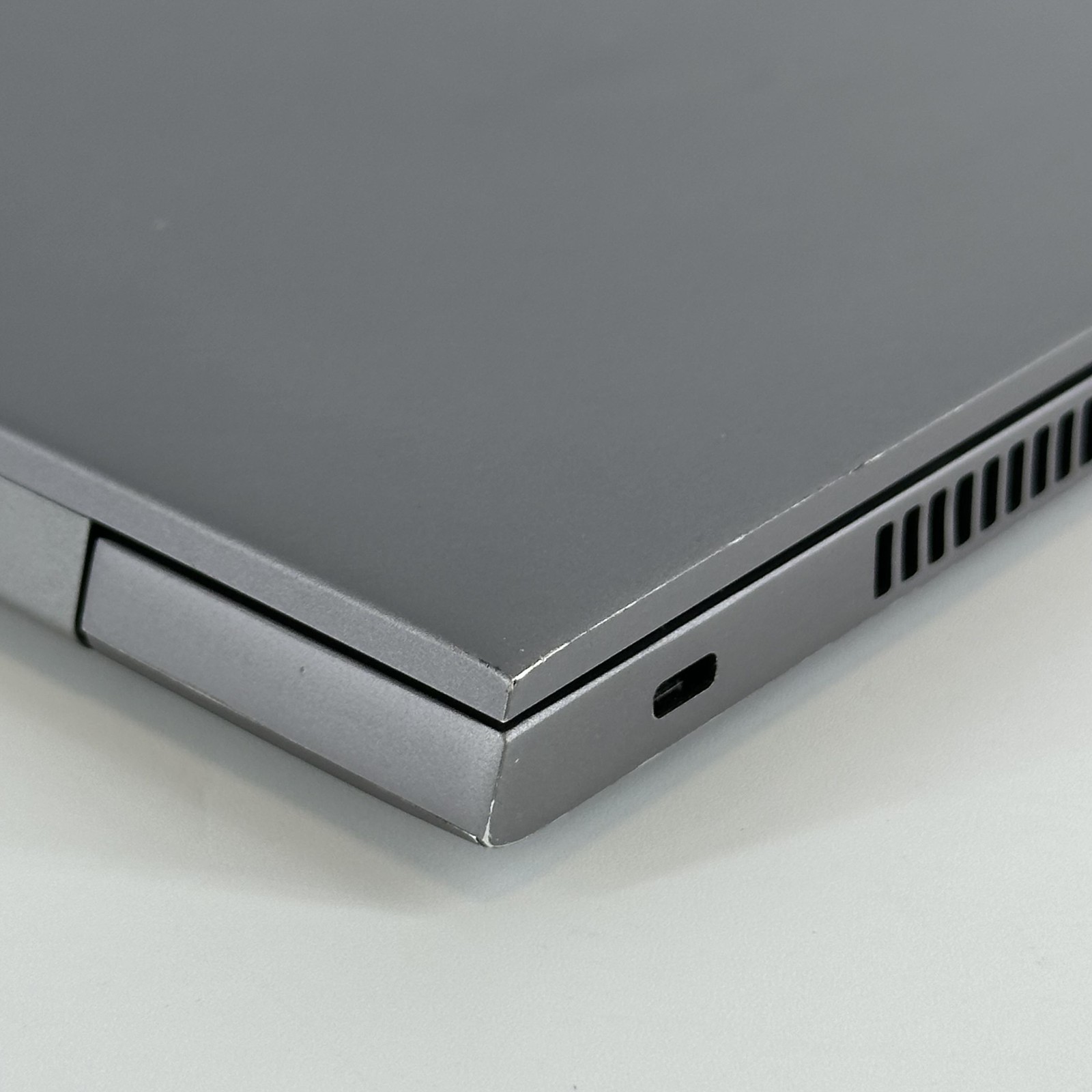 HP ZBook 15u G5 15.6 FHD i7-8650U 1.90GHz 16GB 512GB SSD AMD Radeon Pro WX 3100