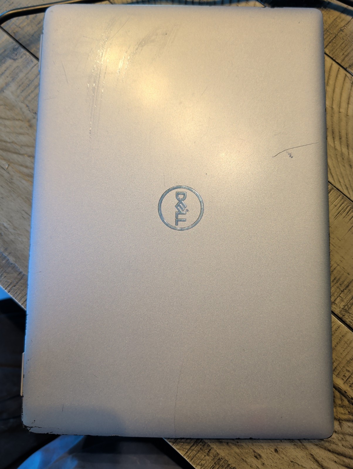 Dell Latitude 5340 13.3″ 13th Gen i5-1335U 8GB DDR5 No SSD. Cracked Screen