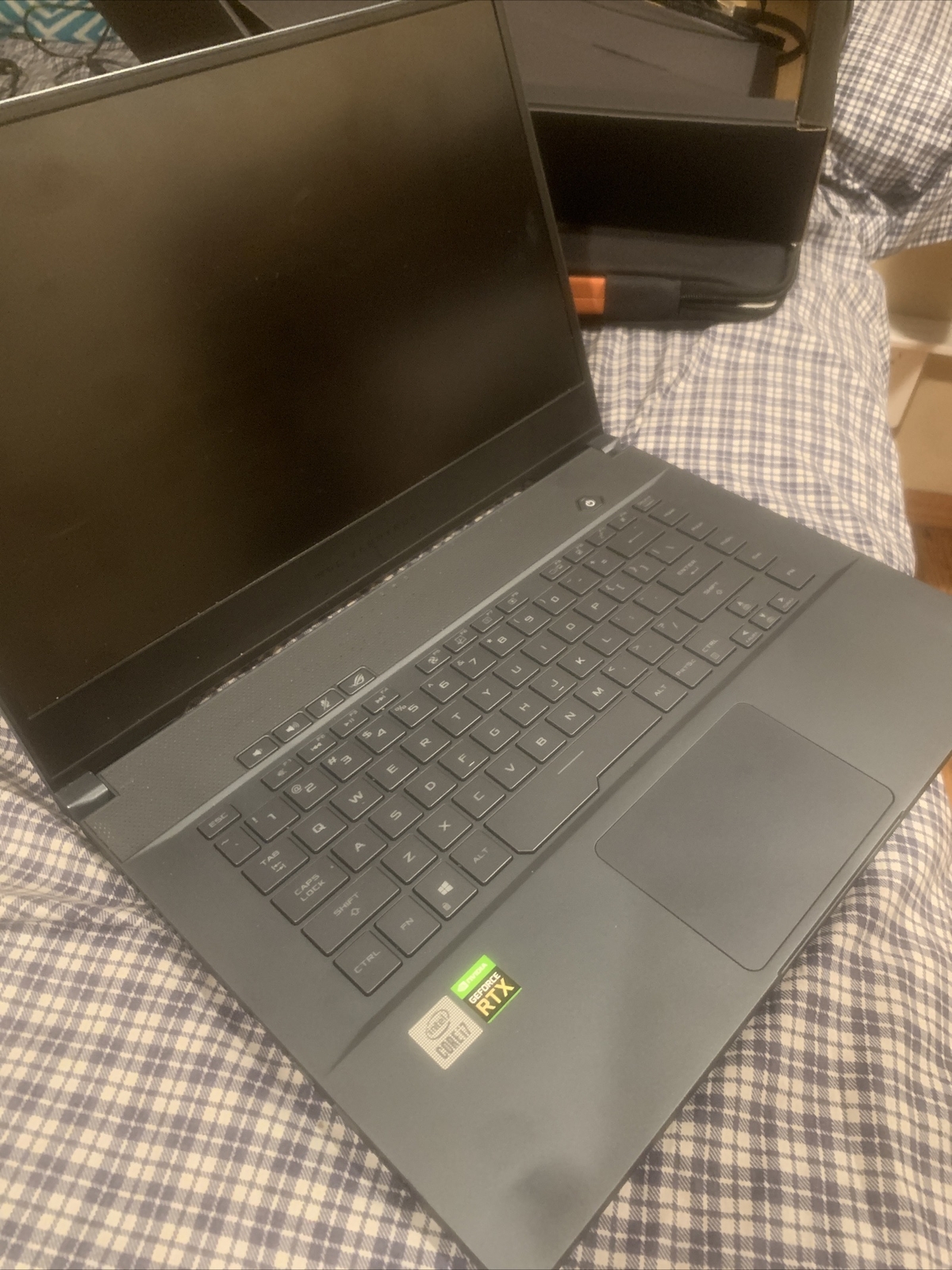 ASUS ROG Zephyrus M15 15.6″ (1TB SSD, Intel i7-10750H, 16 GB RAM) Laptop – Black