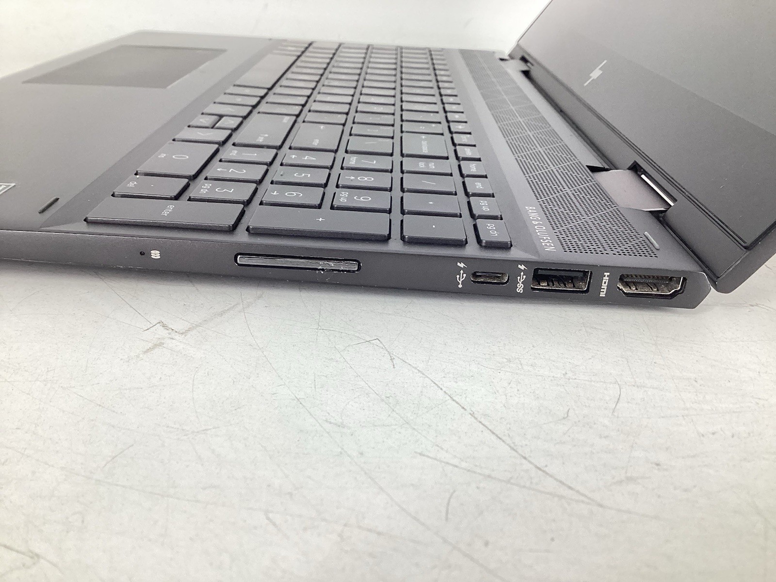 HP ENVY X360 CONVERTIBLE AMD RYZEN 5 2500U w/ Vega, 8GB 256GB, No SSD/OS/BATTERY