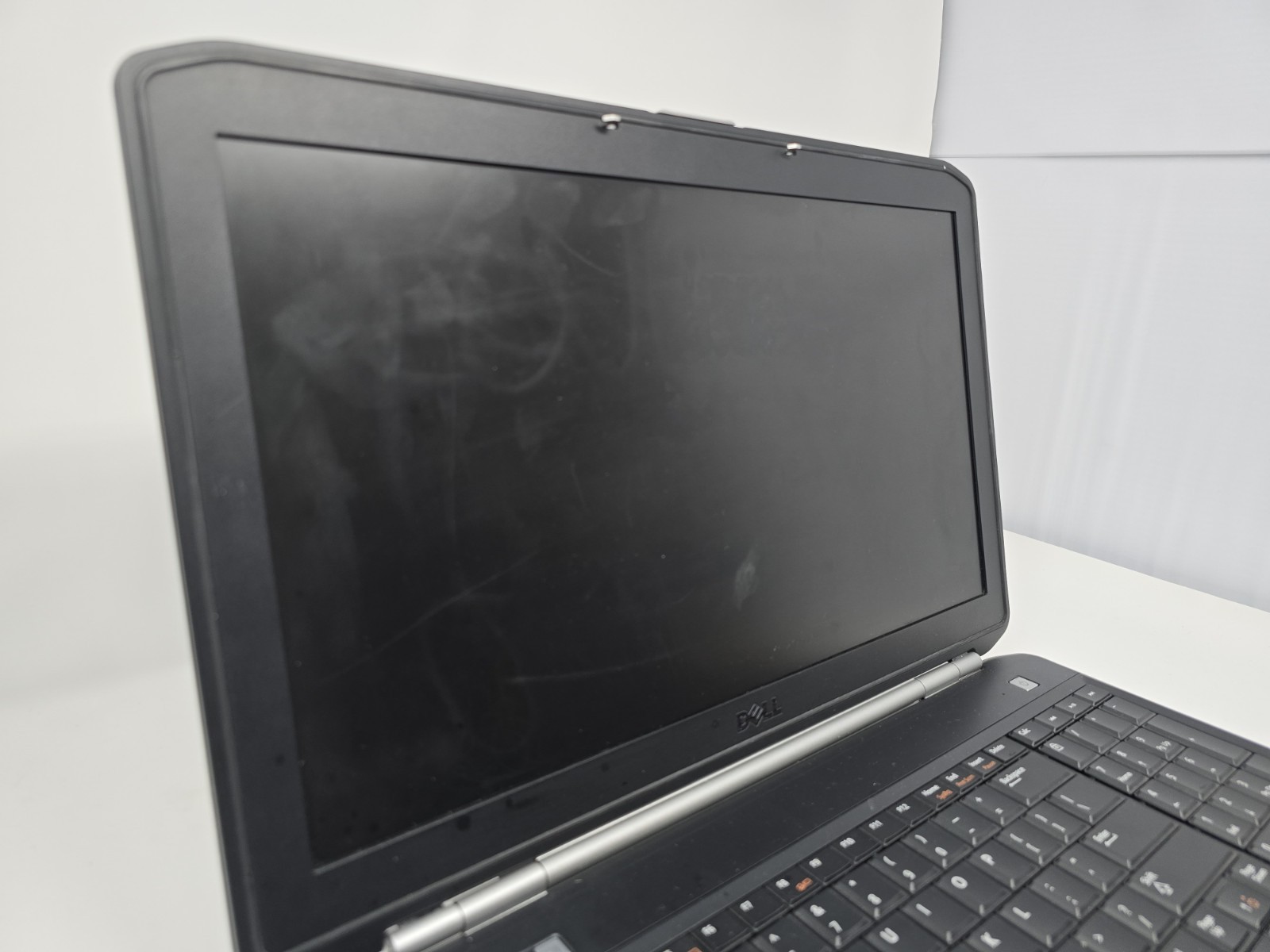 Dell Latitude E5520 Laptop Intel Core i5-2520M @2.50GHz 4GB RAM NO HDD OS #60