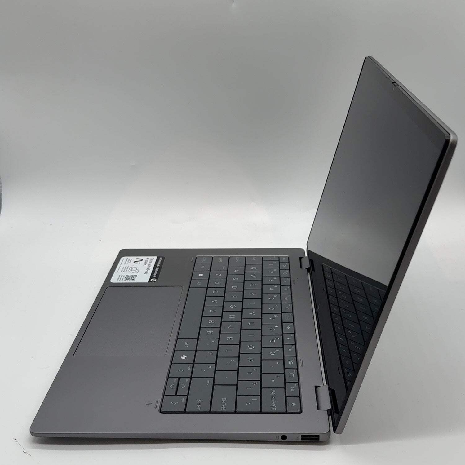 HP OmniBook X 14-FK0013DX 14″ FX-7500 Radeon R7 2.0GHz 16GB RAM 512GB SSD