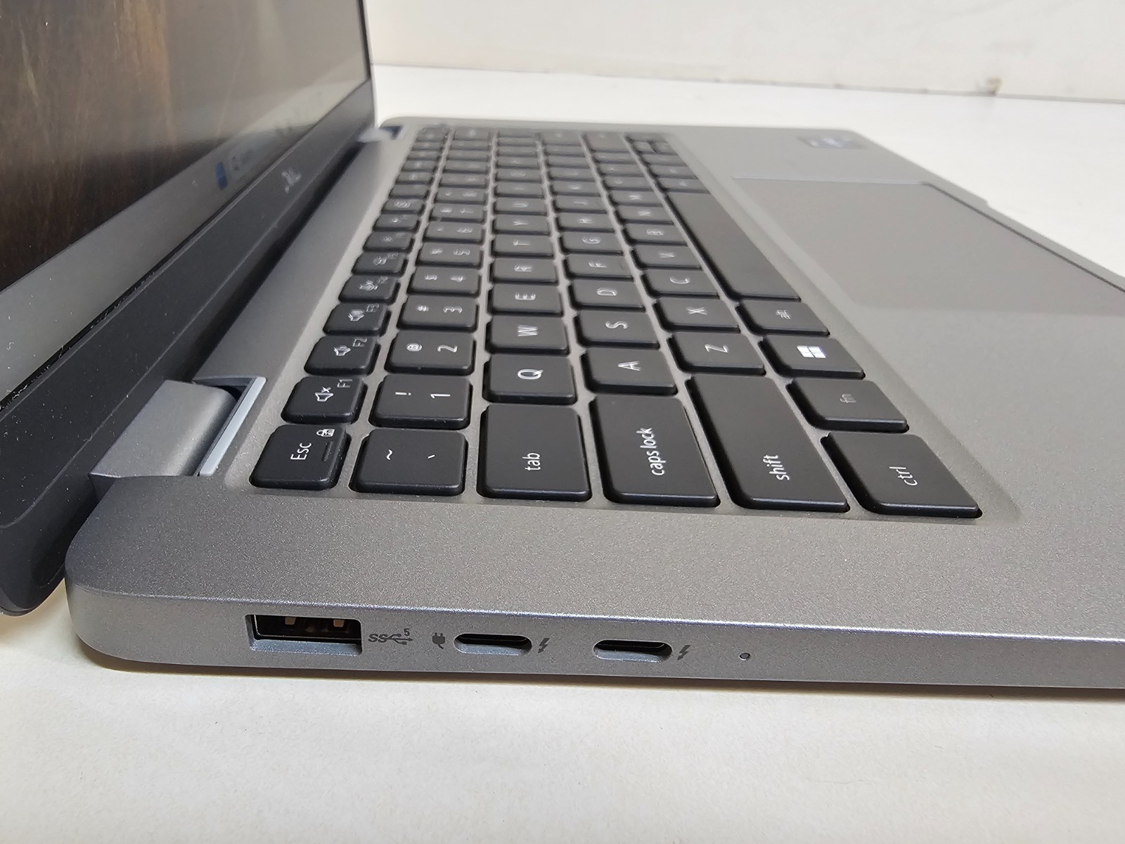 Dell Latitude 5340 2 in 1 Tablet Laptop – i5-1365U 16GB 256GB 13.3″ Touchscreen