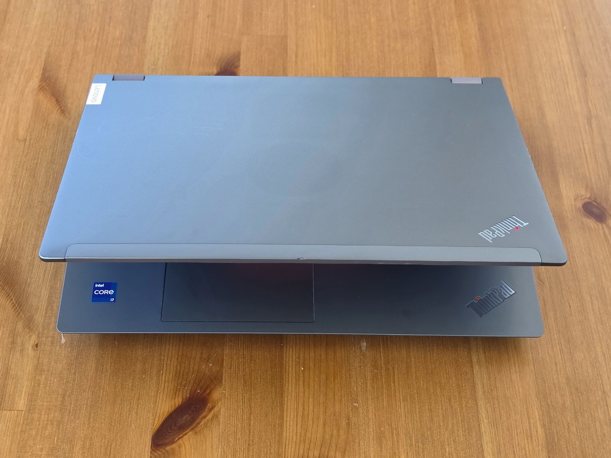 Lenovo ThinkPad P16 Gen 2 i7-13700HX 16″ 2560×1600 32GB RTX 2000 Ada PS