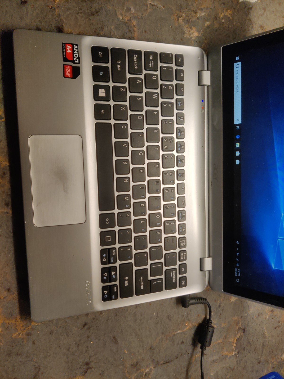 ACER Aspire V5-122P08 -Touch Screen Powers. On Parts Only Parts Worth It