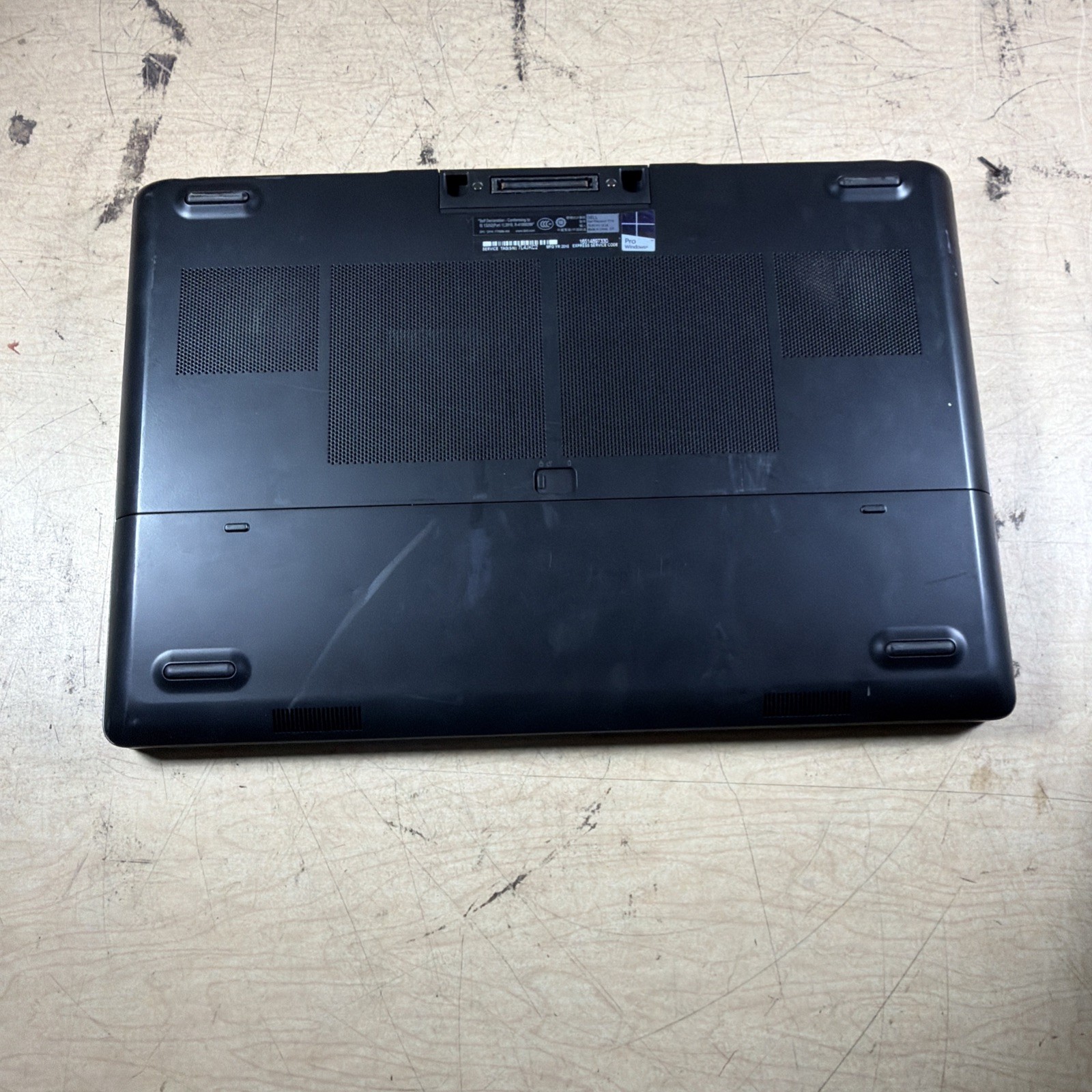 DELL PRECISION 7710 INTEL XEON 8GB RAM **NO POWER ON **NO HD/ NO CADDIE/ NO OS