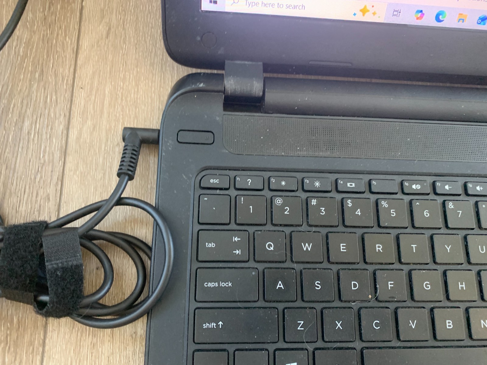 HP 15-f305dx 15.6″ AMD A6-5200 APU 2.00GHz 4GB RAM 500GB HDD Win 10 Home