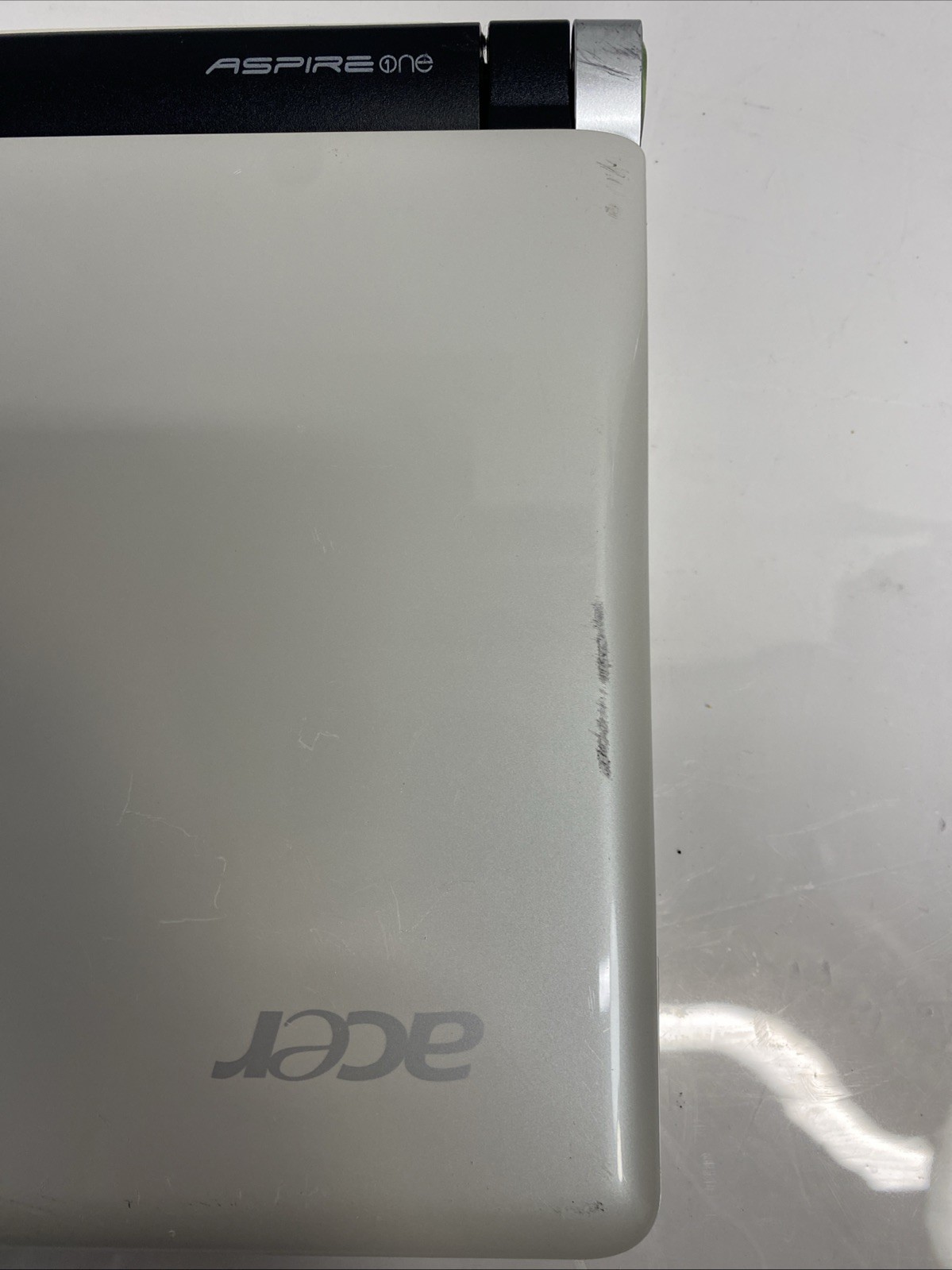 Acer Aspire One KAV60 10″ Netbook Black Intel Atom 1.6GHz 160GB HDD Windows XP