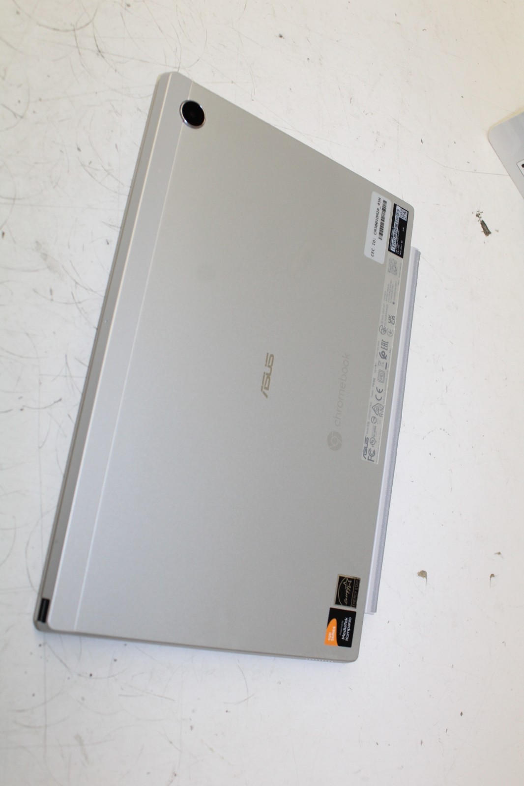 Asus CM3001DM2A-WS88T-S 10.5″ WUXGA Touchscreen MediaTek 8G/128GB