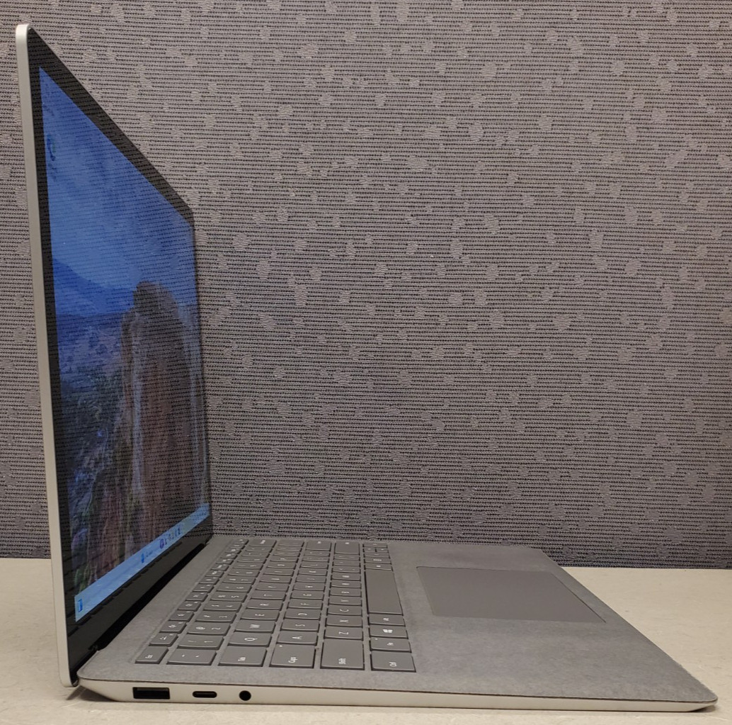 Microsoft Surface Laptop 3 w/power adapter