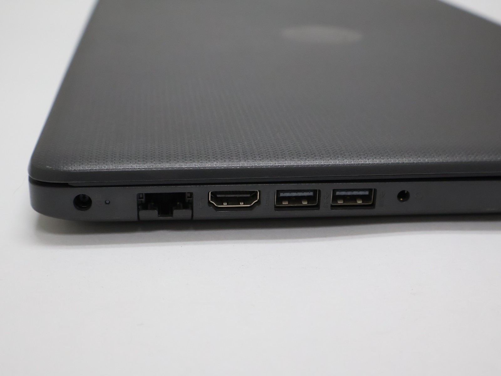 HP Notebook 255 G7 AMD A4-9125 Radeon R3 2.30GHz 4GB RAM 120GB SSD with Adapter