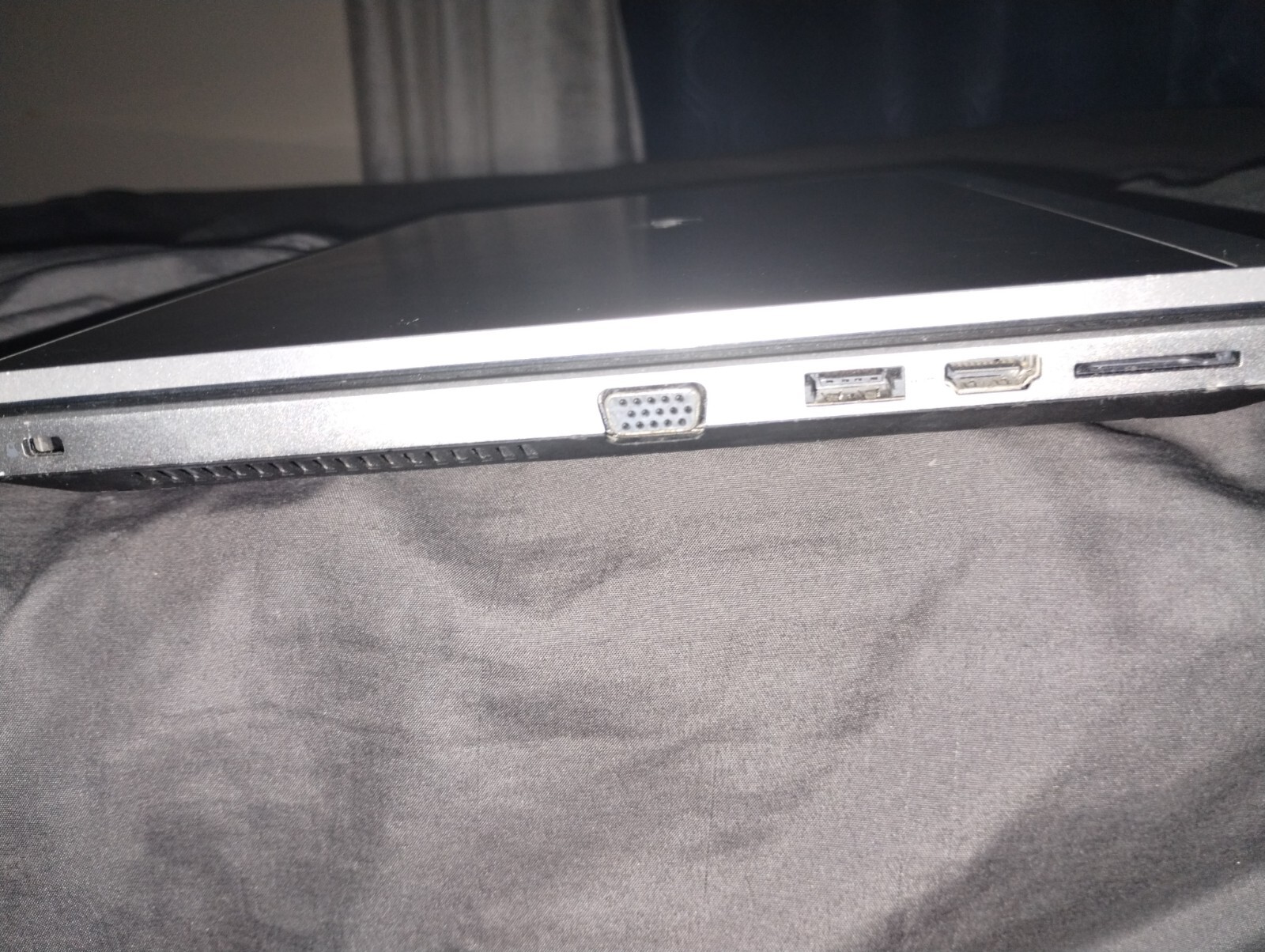 hp probook 5330m w/ i5 2520m CPU/ 5GB Ram/ 250 GB Hard Drive/ Windows 10 Pro