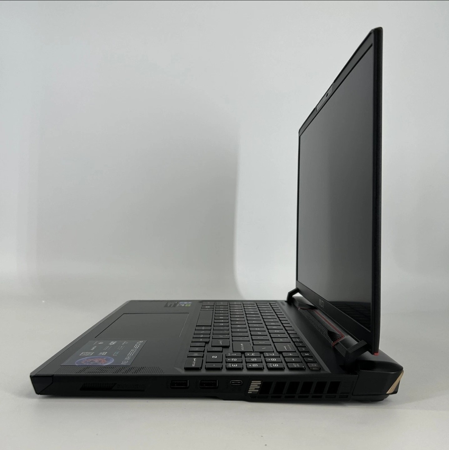 MSI Raider GE68 HX 16 Black QHD+ 2.1 GHz i7-13700HX 16GB 1TB/512GB SSD RTX 4060