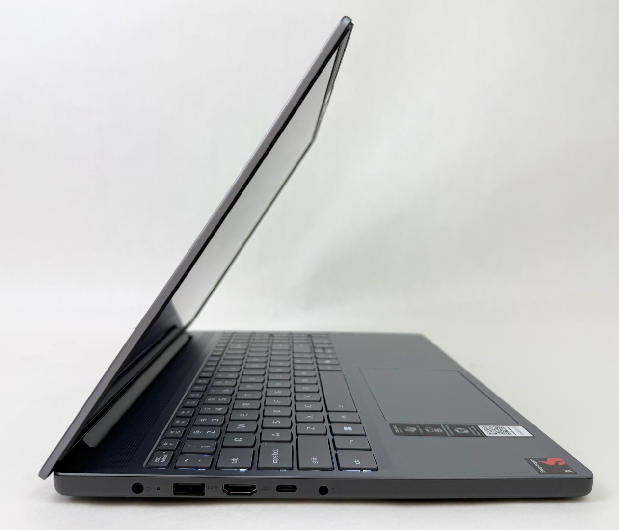 Lenovo IdeaPad Slim 3 15Q8X10 15.3″ WUXGA Touch Snapdragon X 16GB 1TB W11H Dents