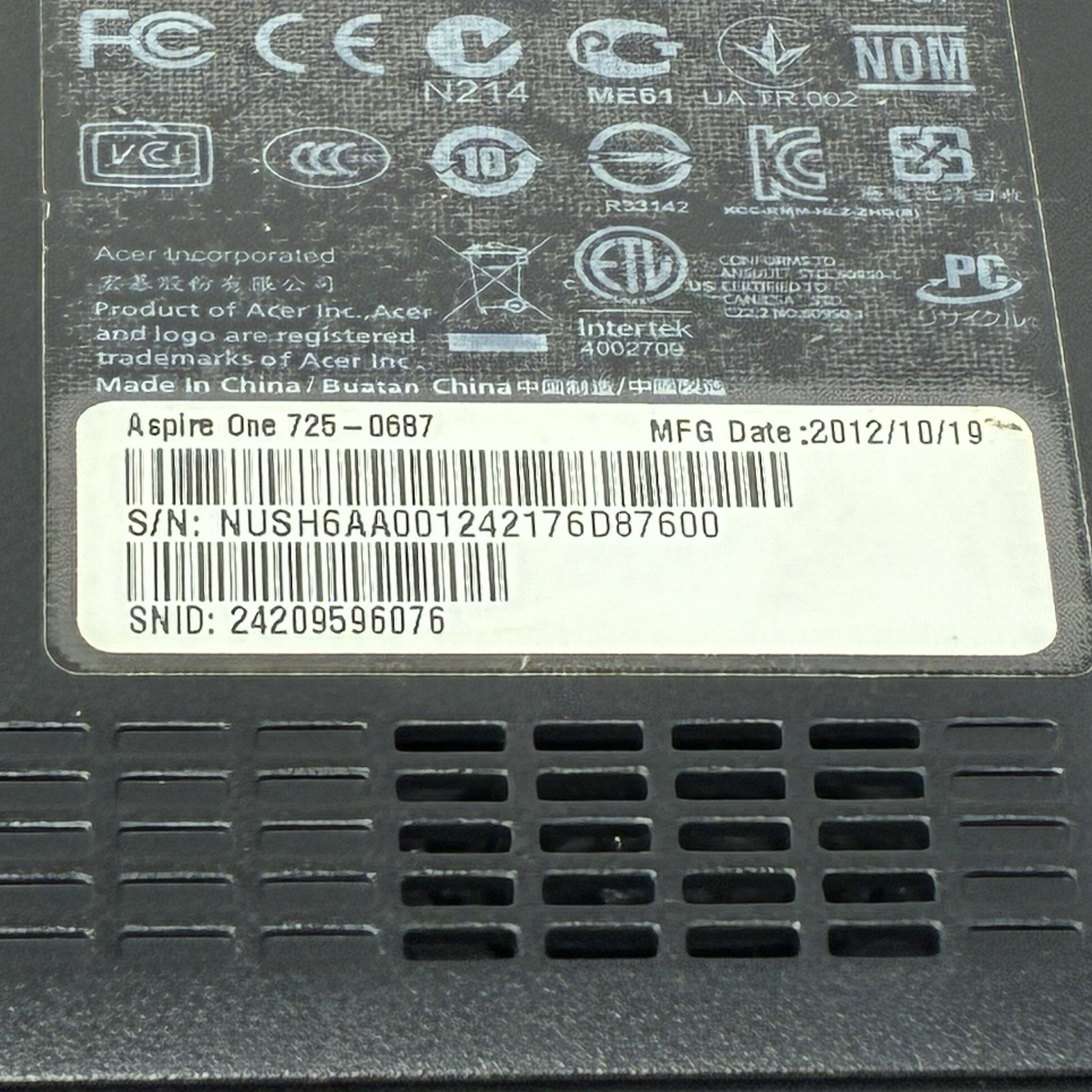 Acer Aspire One 725-0687 Windows Netbook Computer Ruby Red Powers On For Parts
