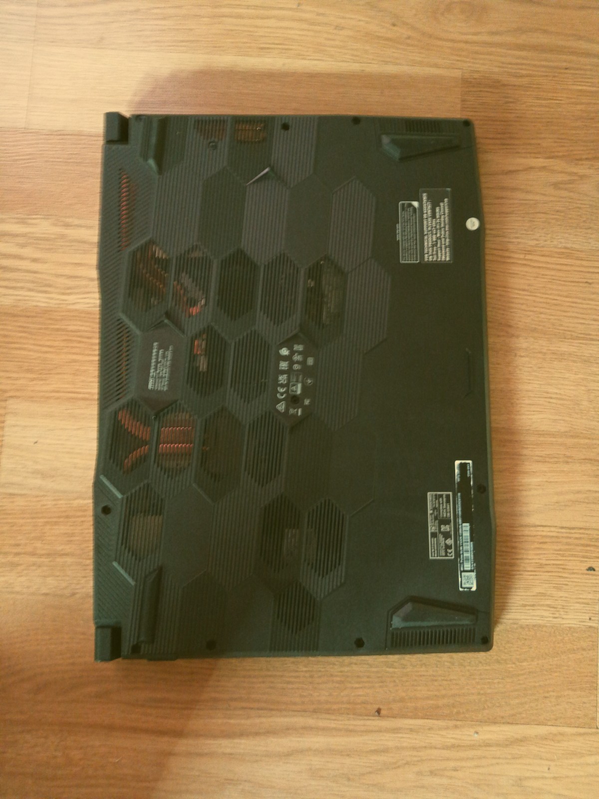 MSI Pulse GL66 (Loose N Key) Has Original Adapter