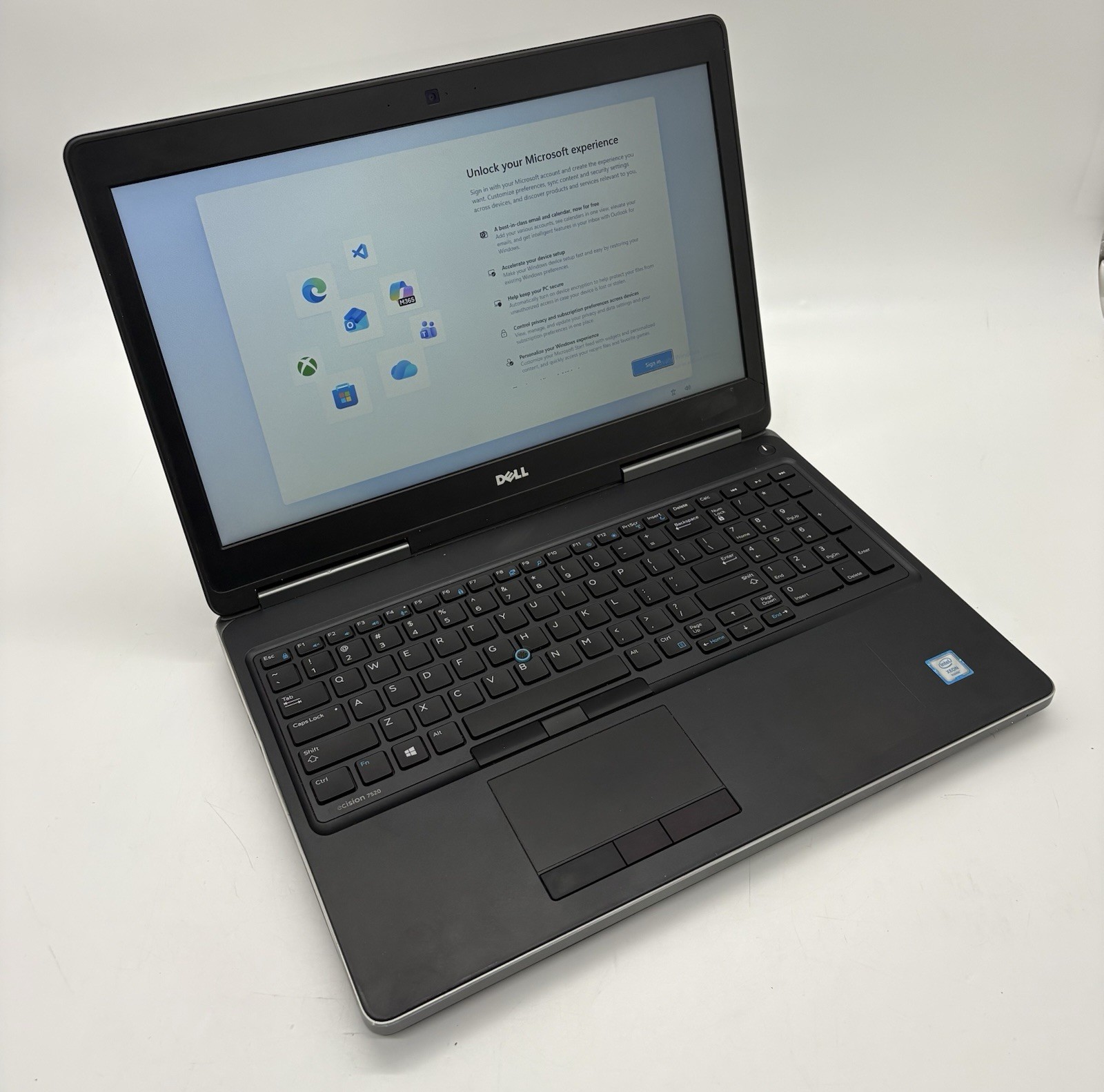 Dell Precision 7520 Xeon E3-1545M 16GB RAM 256GB SSD 500GB HDD Win11Pro