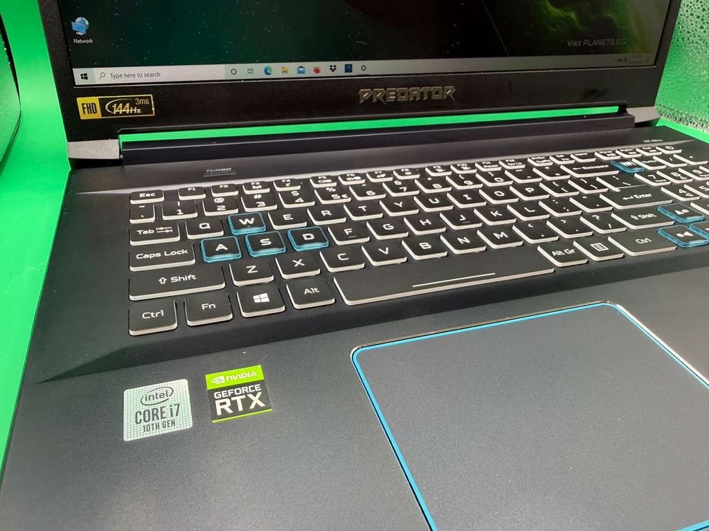 Acer Predator Helios PH317-54 Gaming i7-10750H 2.60GHz 32GB RAM 1TB SSD RTX 2070