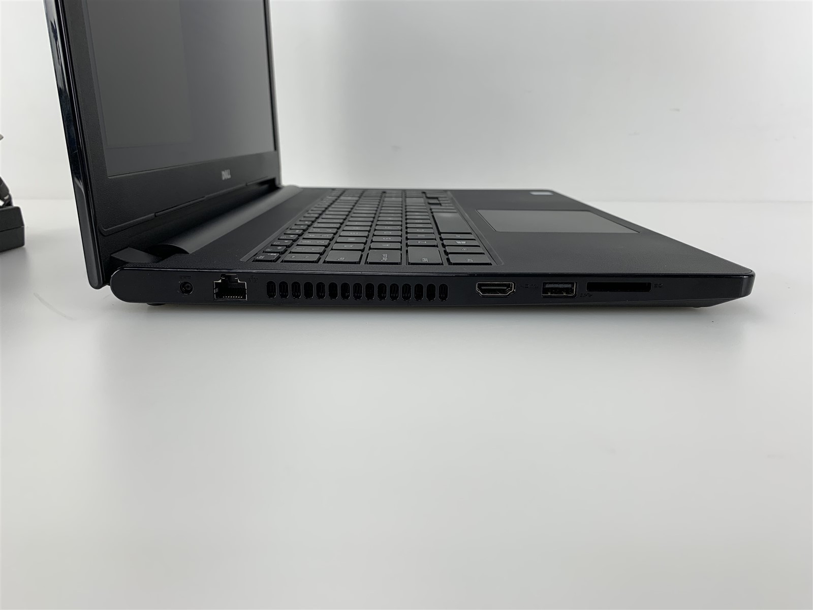 Dell Inspiron 5566 i7-7500U 2.70GHz 8GB RAM No HDD/SDD – Boots to BIOS – 15.6″