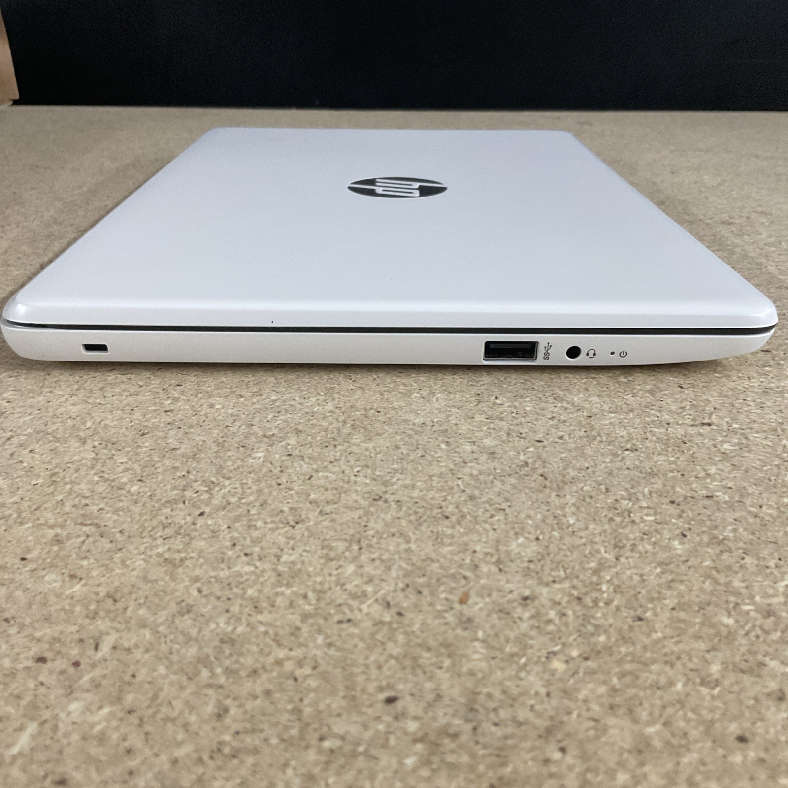 HP Stream 11.6 inch (32GB, Intel Celeron N, 1.10GHz, 4GB) Notebook/Laptop -…