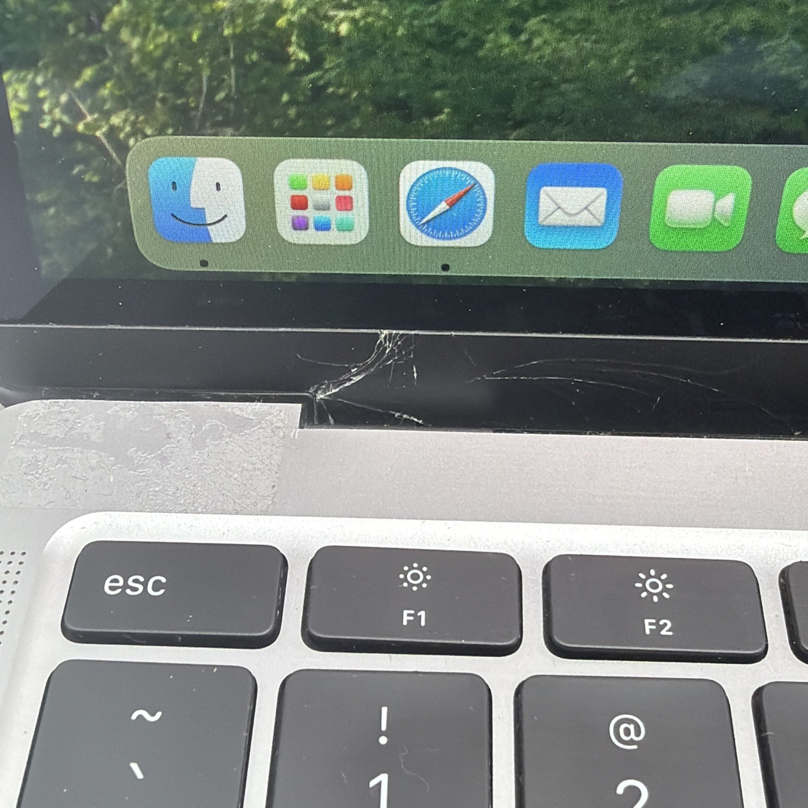 APPLE 2020 MacBook Air 13 A2179 MWTJ2LL/A i3-1000NG4 1.1GHz 8GB RAM 256GB (L64)