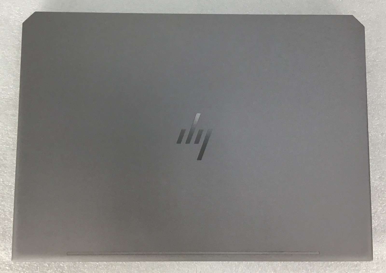 HP ZBook Studio G5 15.6″ I9-9880H 2.3 GHz 32GB 512GB NVIDIA QUADRO P1000 11 Pro