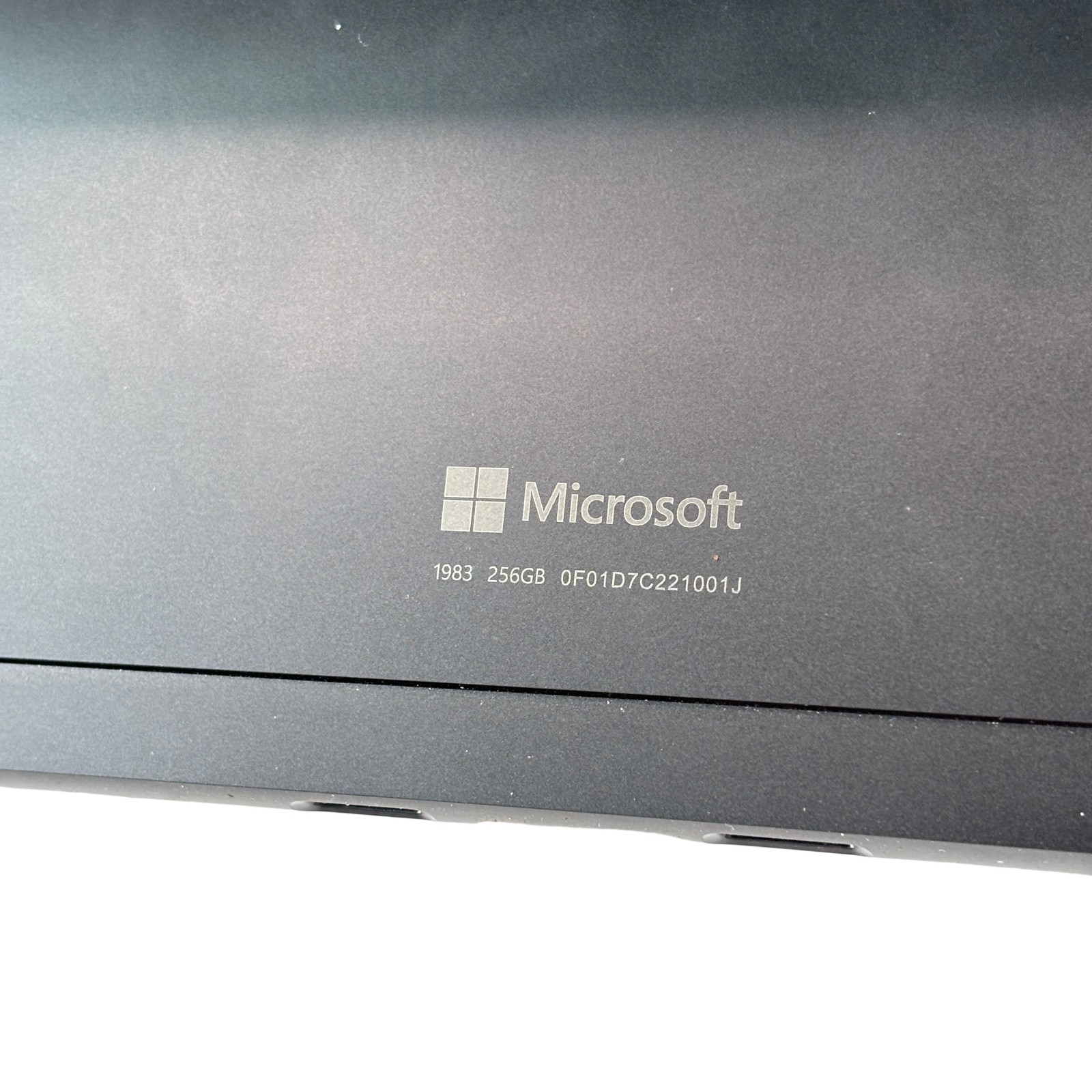 Microsoft Surface Pro 8 1983 Win 11 Core i5-1135G7 2.4GHz 8GB RAM 256GB SSD 13″