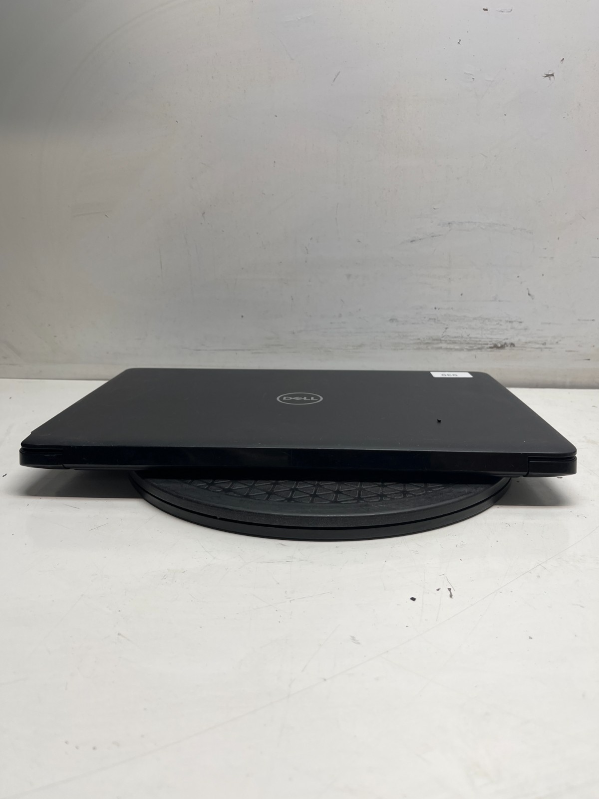 Dell Latitude 3500 Intel Core i3-8th Gen. – Parts/Repair