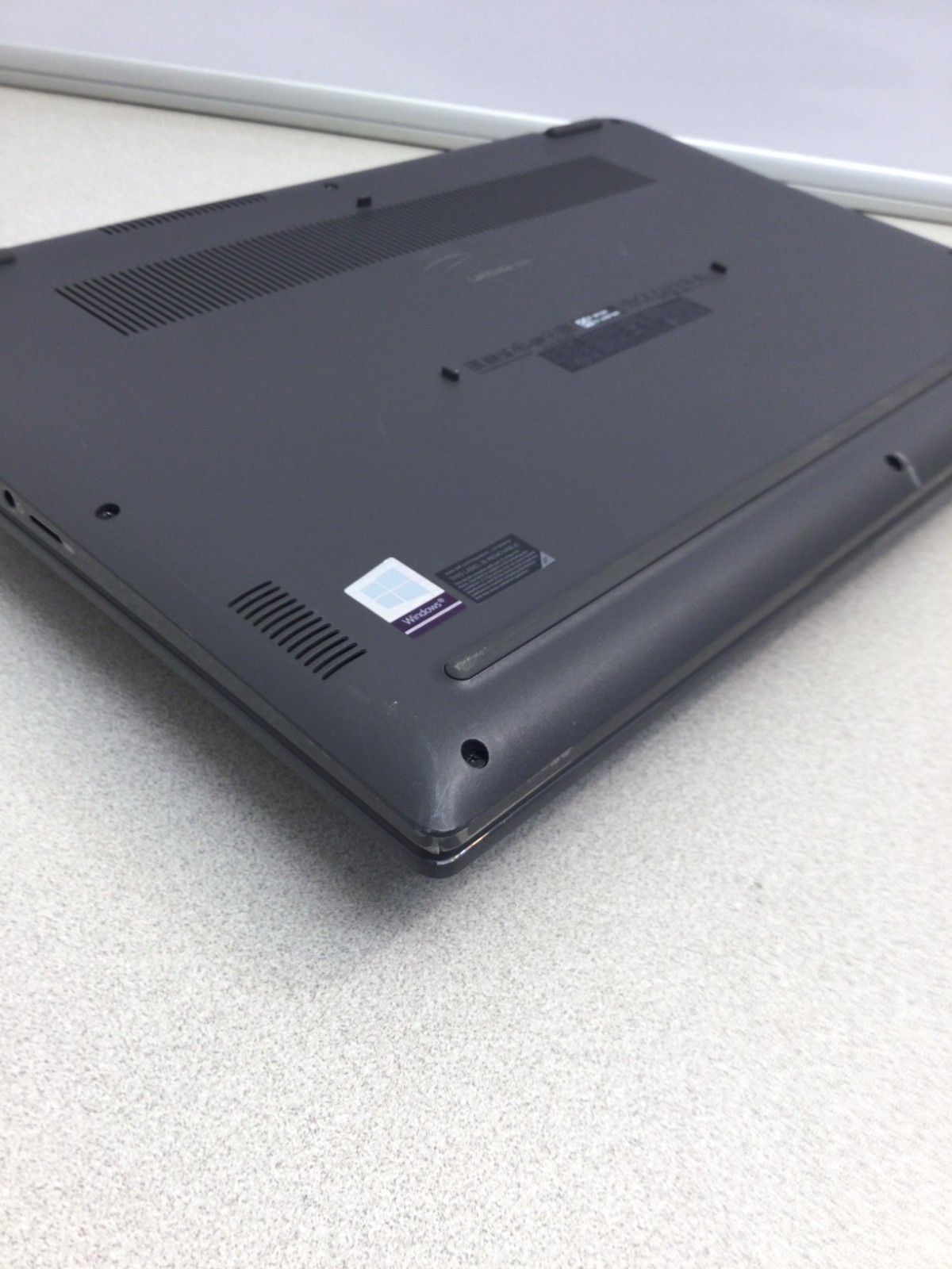 Dell Latitude 3510 15.6″ core i5-10210U 1.60GHz 8GB 256GB SSD WIN 11 PRO