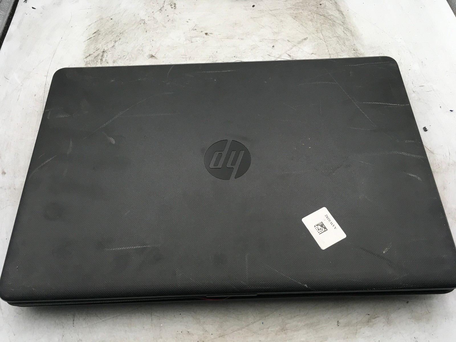 HP 15 BS212WM – FOR PARTS/DAMAGED CASE – INTEL CELERON N4000 – NO RAM -READ-BB