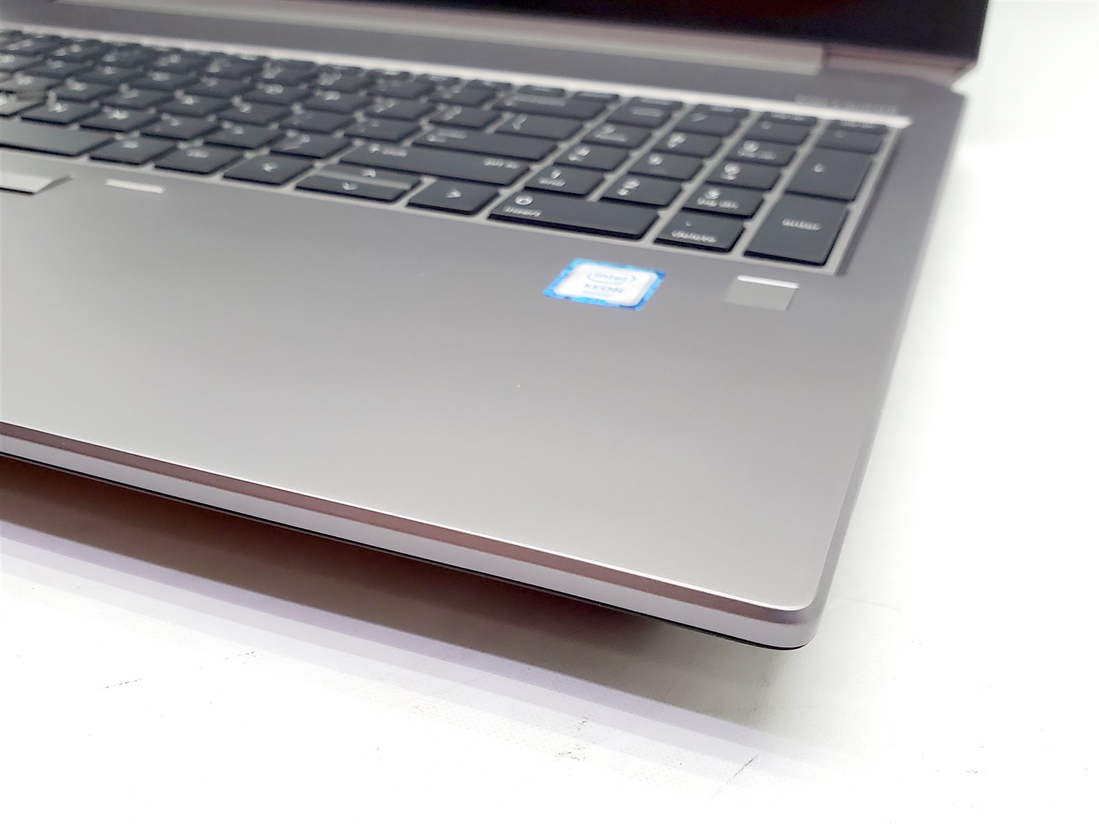 HP ZBook 15 G6 Workstation Xeon E-2286M 2.40GHz 64GB 256GB SSD T2000 W11P NO A/C