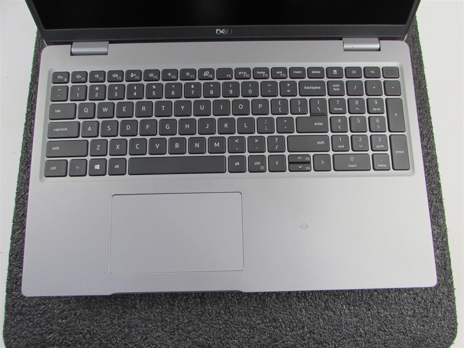 DELL LATITUDE 5520 1920X1080 FHD CORE I7-1185G7 NO SSD NO RAM NO O.S