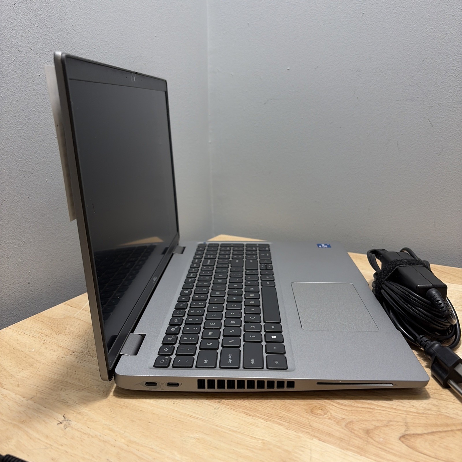 Dell Latitude 5520 Core i7-1185G7 3.00GHz, 16GB, 256GB SSD WebCam, WiFi W11 Cord