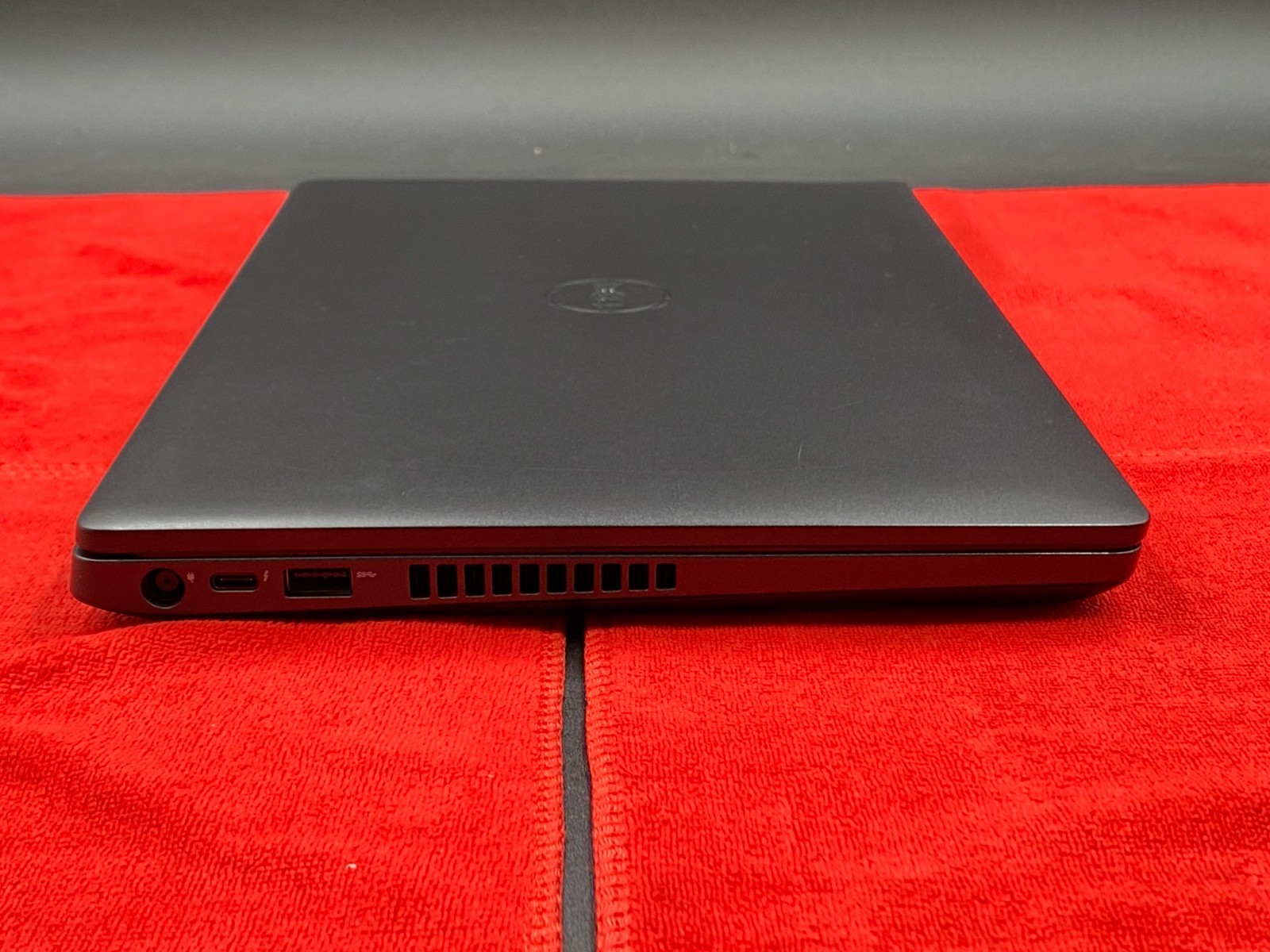 DELL LATITUDE 5401 14″ FULL HD i5-9300H 8GB RAM 256GB SSD WINDOWS 11 PRO GRADE B