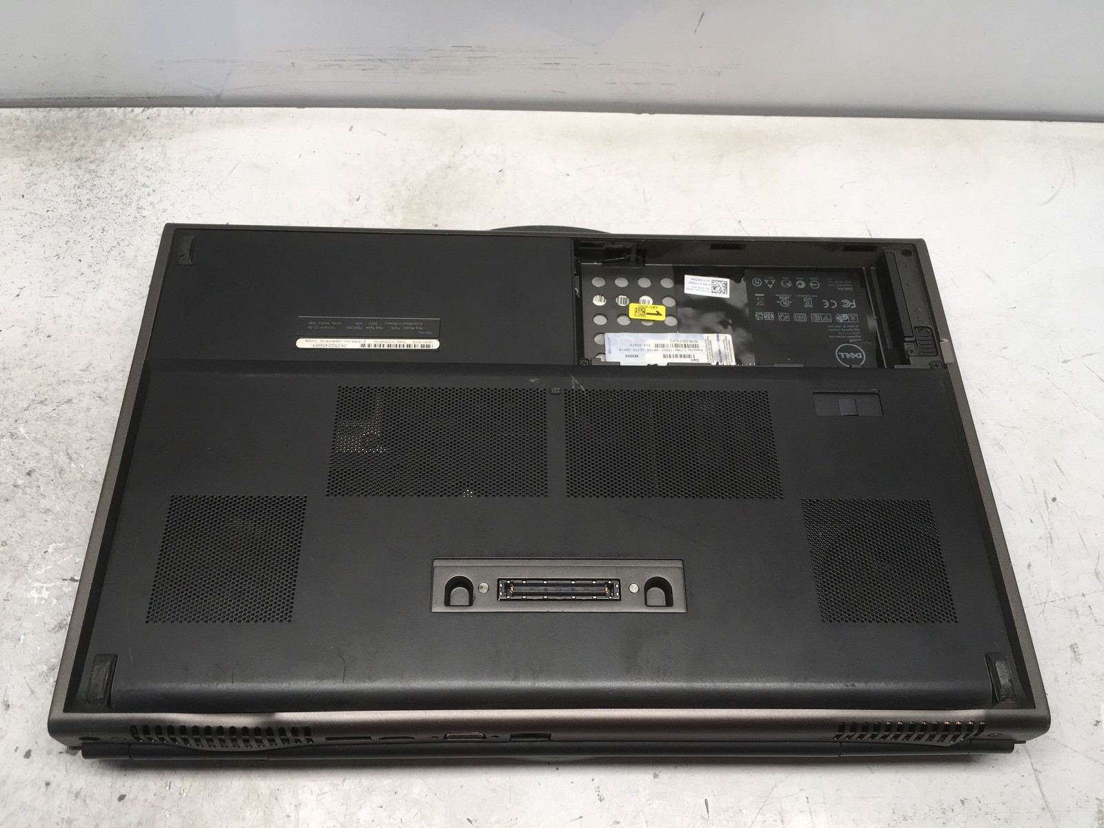 Dell Precision M6600 Intel i7-2760QM 2.4GHz 12 GB NO HDD No Batt