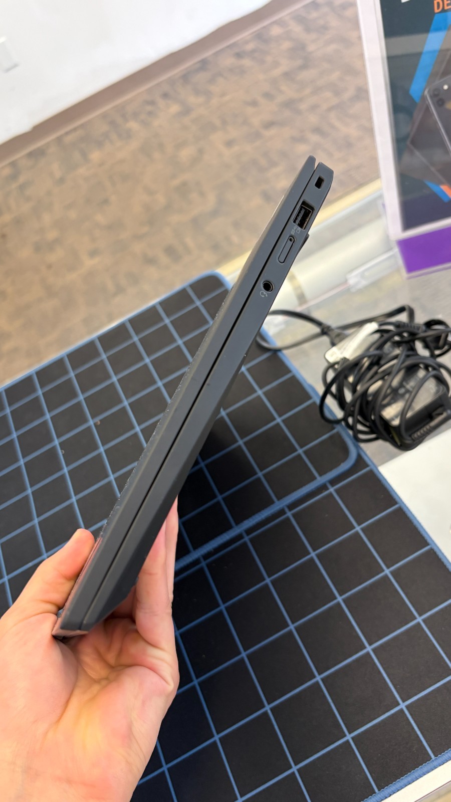 Lenovo ThinkPad X1 Carbon Gen 11 14” 512GB SSD Intel i7-1365 32GB Ram Win11 Pro