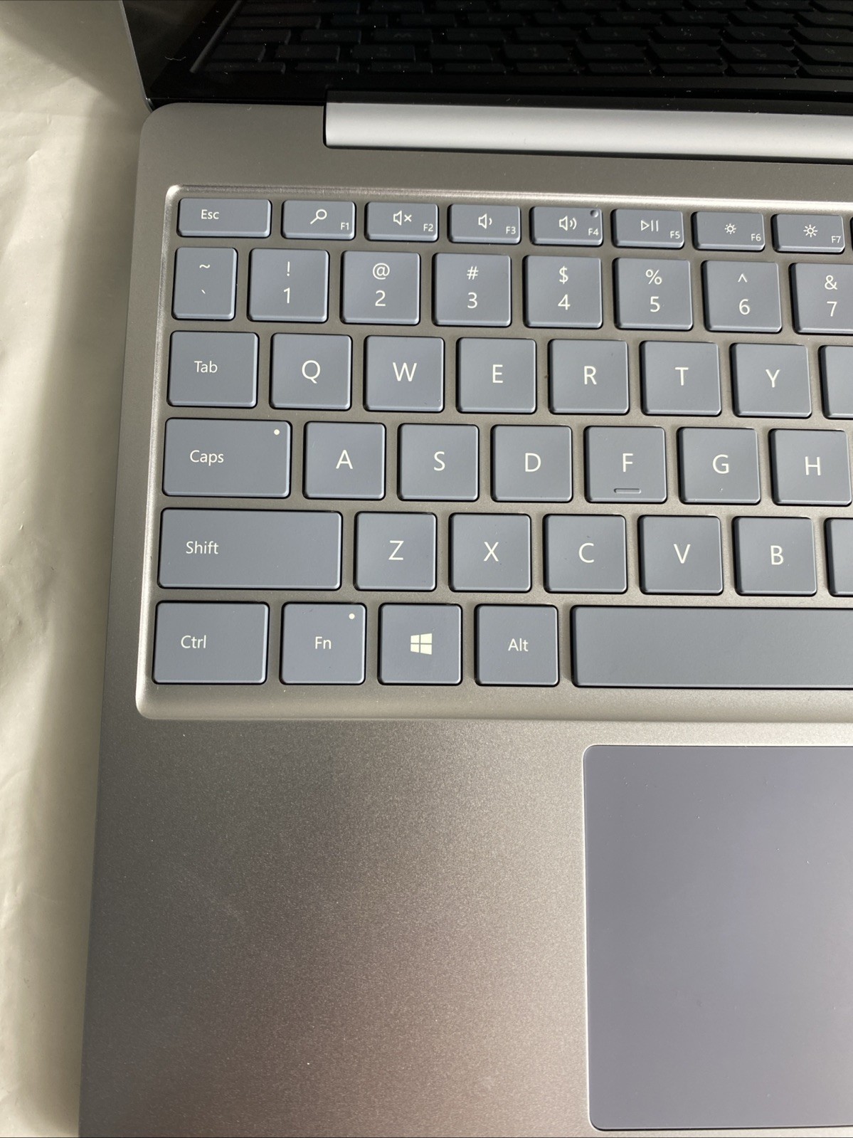 Microsoft Laptop Go Model 1943/Core i5-1035G1/8GB RAM/128GB