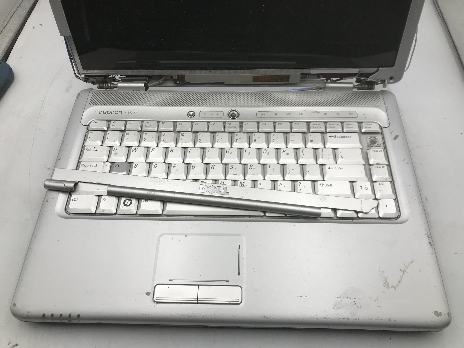 DELL INSPIRON 1525 – FOR PARTS/REPAIR – INTEL CELERON – NO RAM – READ DESC – BB!