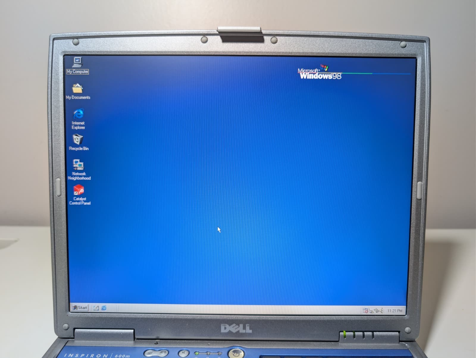 Dell Inspiron 600m | Pentium M 256MB RAM 80GB HDD | AMD Windows 98 SE DVD