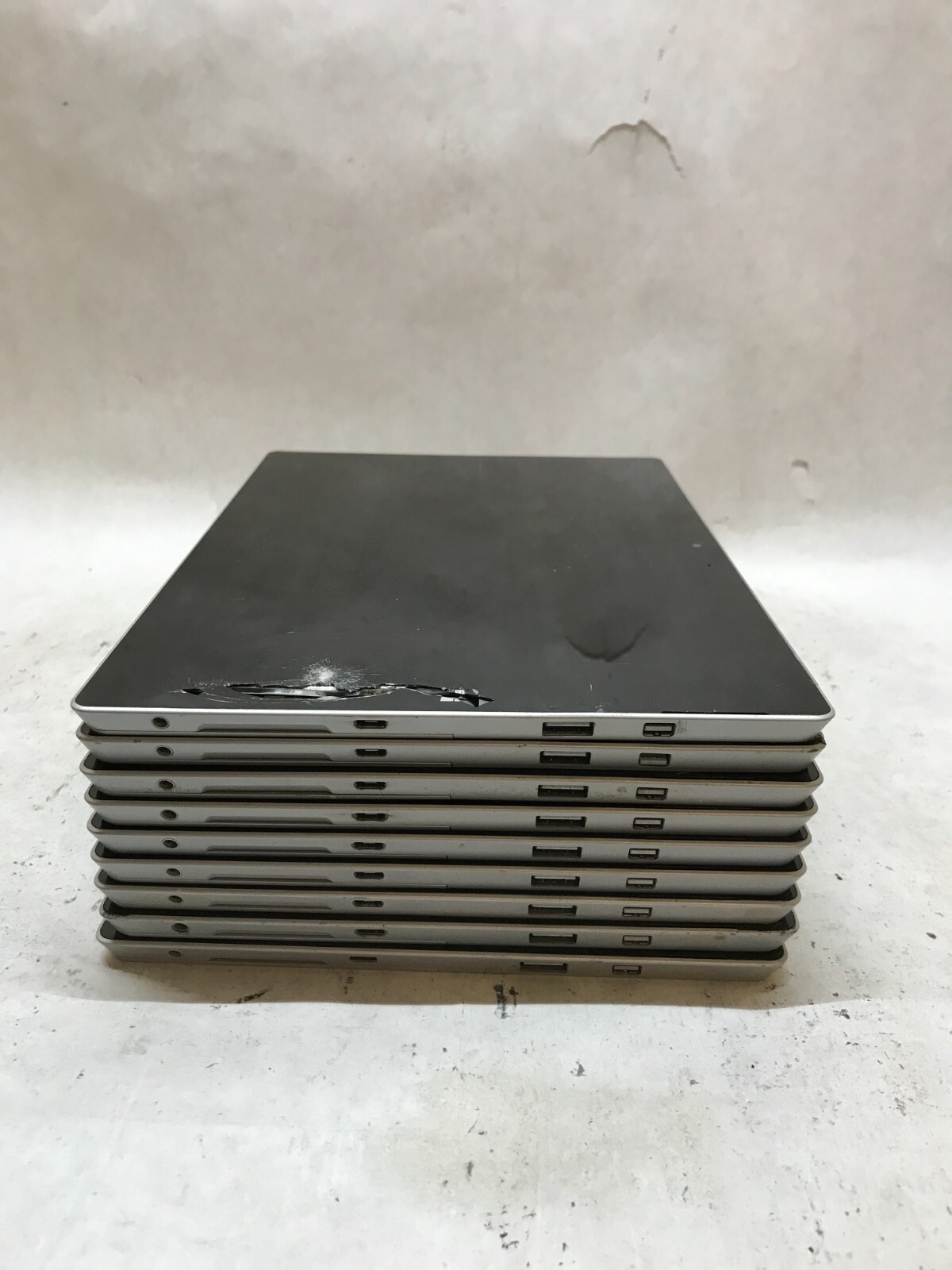 Lot of 9 Microsoft Surface 3 1645 12″ Intel Atom 4GB 128GB UNTESTED For Parts DW