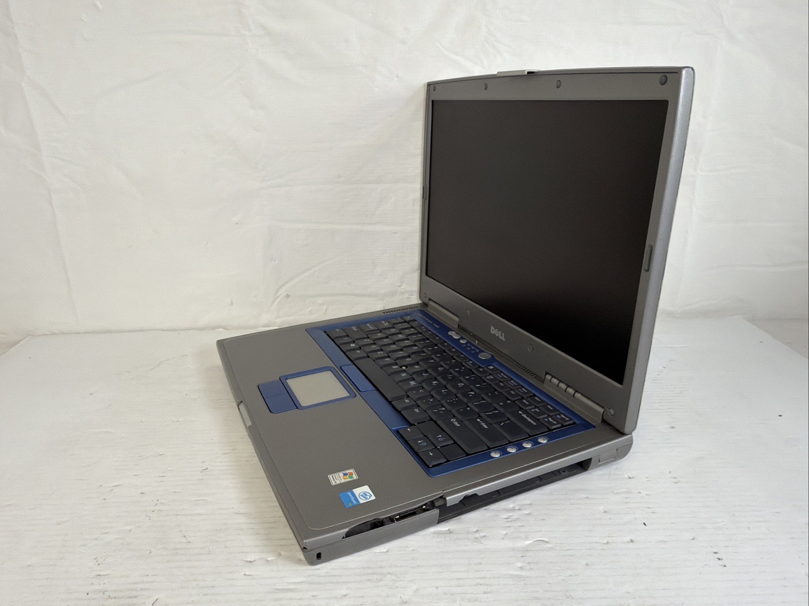 DELL INSPIRON 8600 Boot Pentium M 1 GB Geforce FX 5200 NO HDD/OS/ Batt – READ