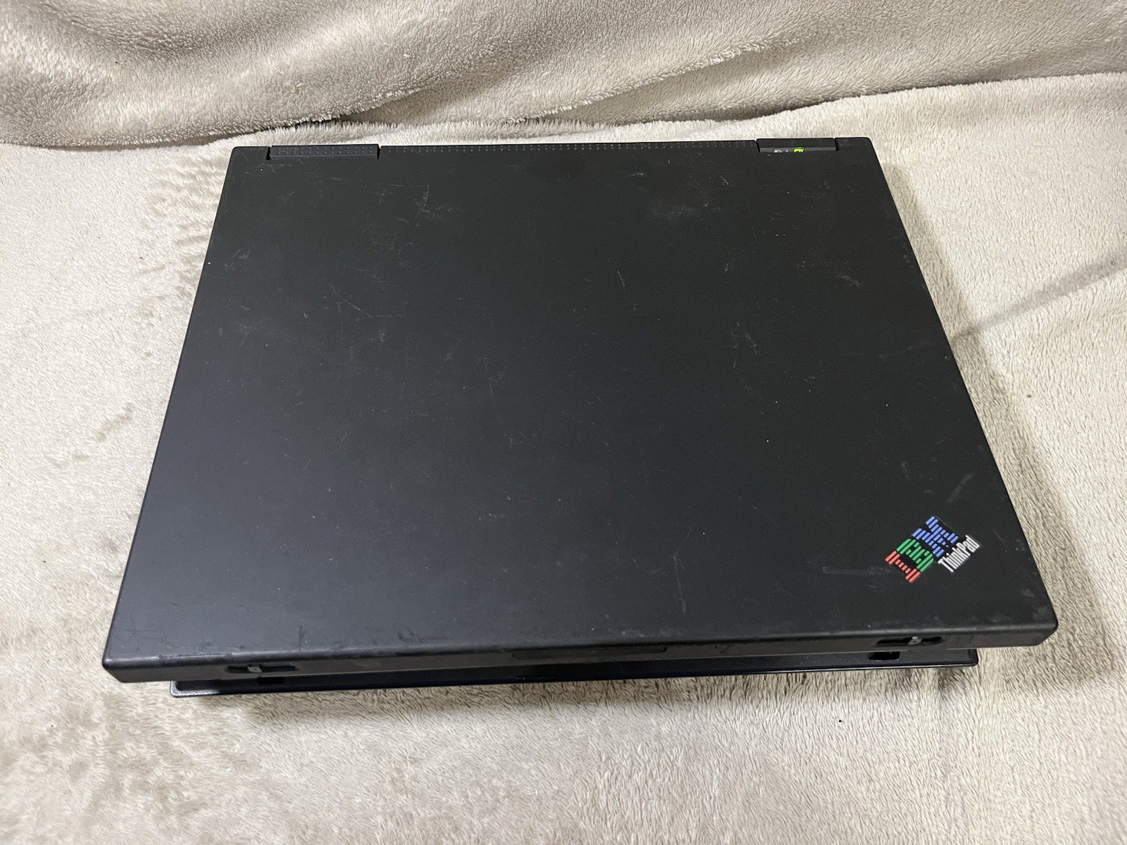 IBM T23 Type 2647 (Windows 2000, Pentium III Mobile, 256 MB RAM)