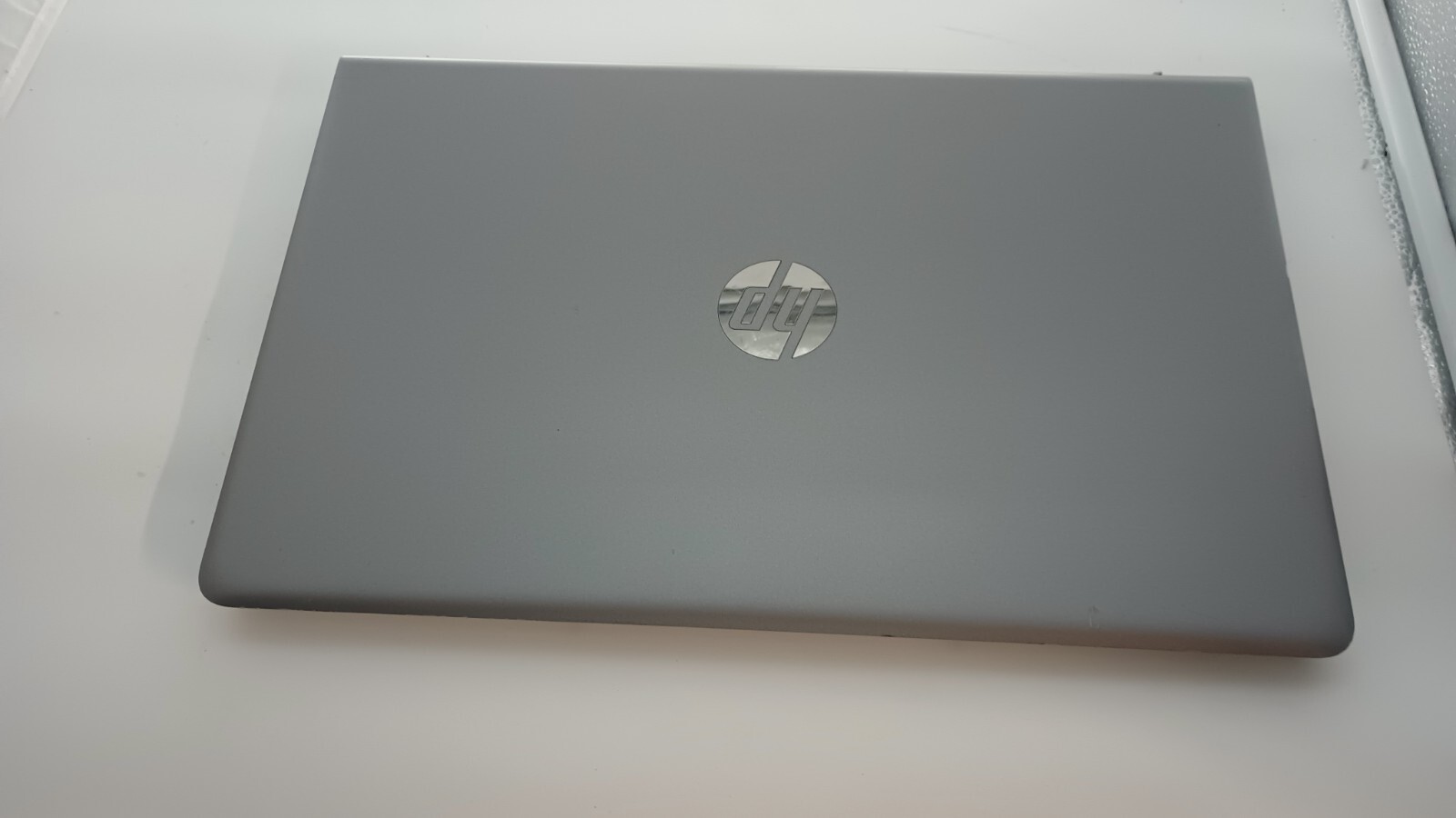 8014 Pavilion 15-CC1xx w/charger. i5-8250U.8GB.128GB M.2.Optical.15.6″ Touch.W11