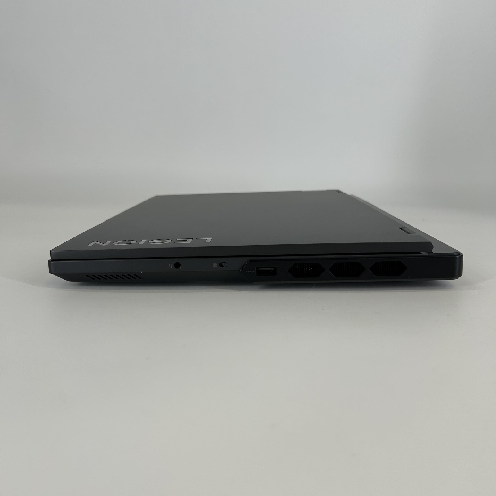 Lenovo Legion Pro 7i Gen 8 16 240Hz QHD+ 2.2GHz i9-13900HX 16GB 1TB SSD RTX 4070