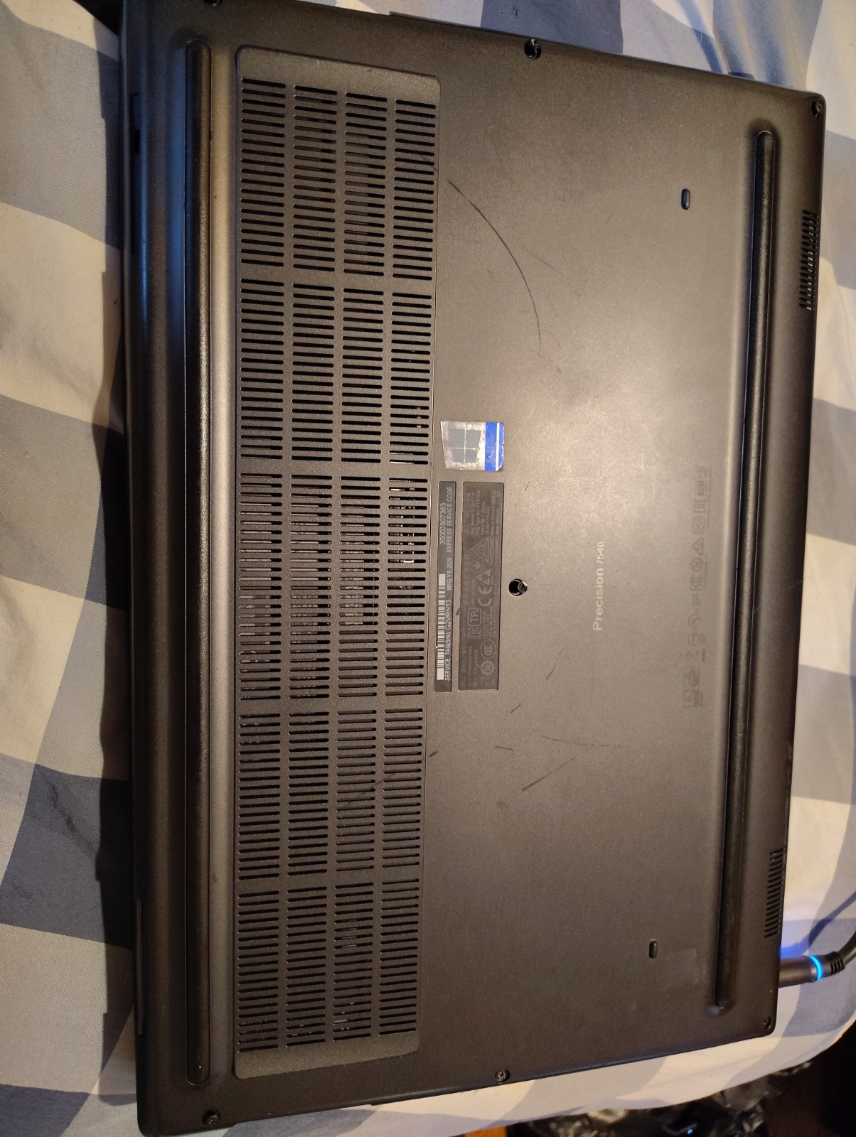 Dell Precision 7530 Core i7 8th gen FOR PARTS/REPAIR DOES NOT POST NO RAM or HDD