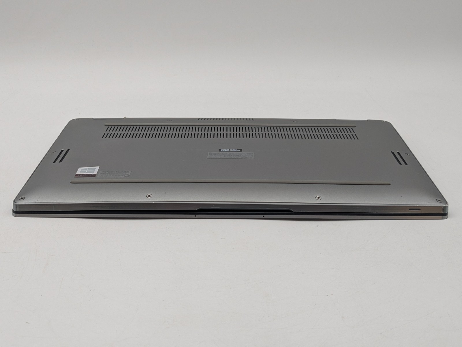 Dell Latitude 7400 2-in-1 14″ FHD Touch I5-8365U 1TB SSD 8GB W11P Backlit