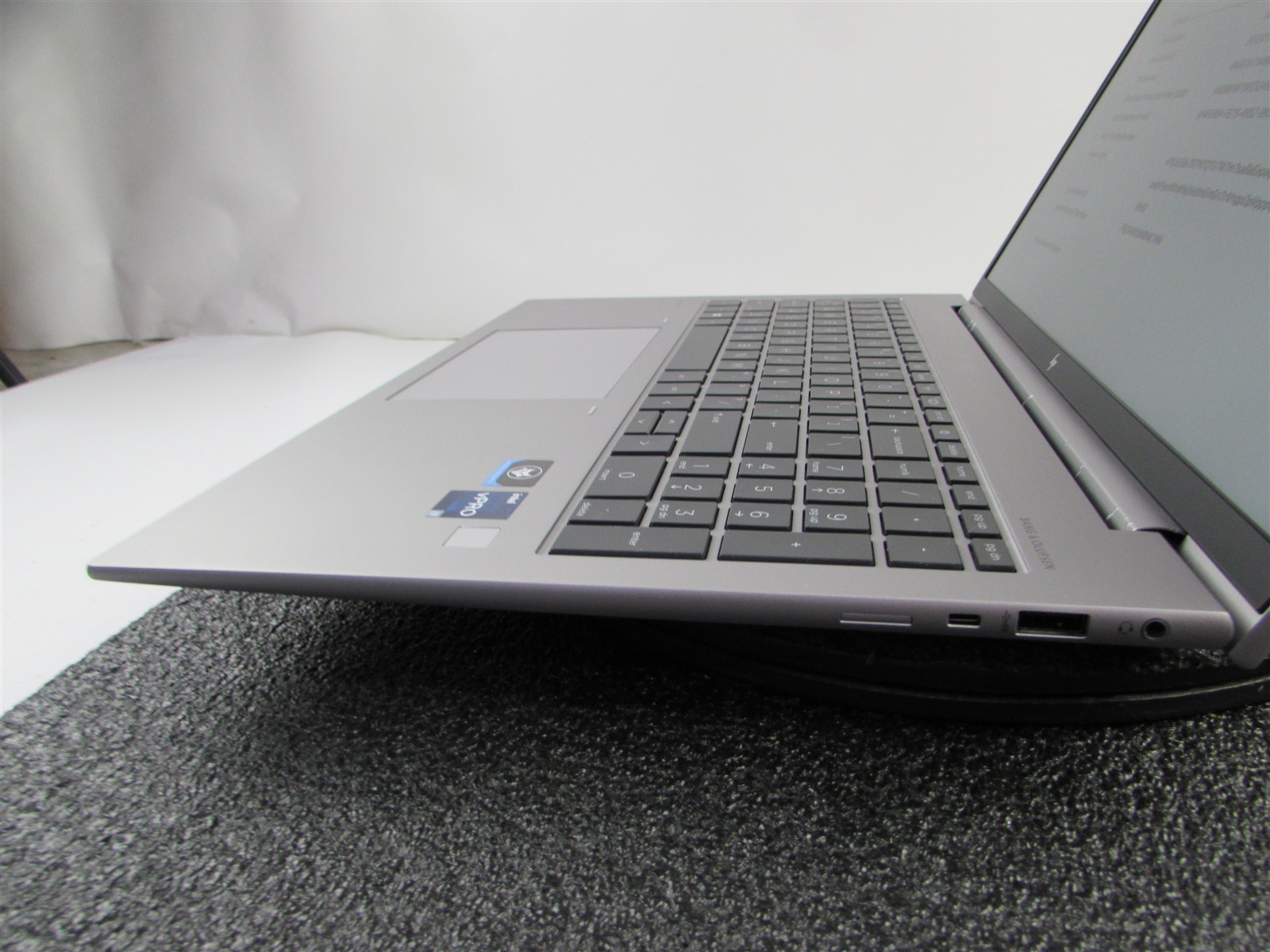 HP ZBOOK FIREFLY 16 (G9) 1920X1080 FHD I7-1265U 512GB SSD 16GB RAM NO O.S