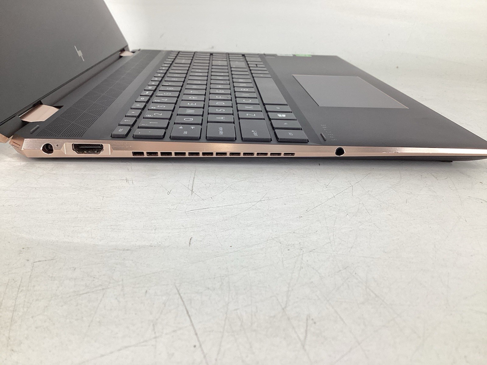 HP SPECTRE x360 2-in-1 15t-df1xxx 15.6″ (i7-10510U 16GB 512GB NVMe, No OS) *Read